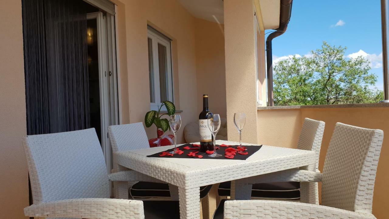 Apartment Ina Пула Екстериор снимка